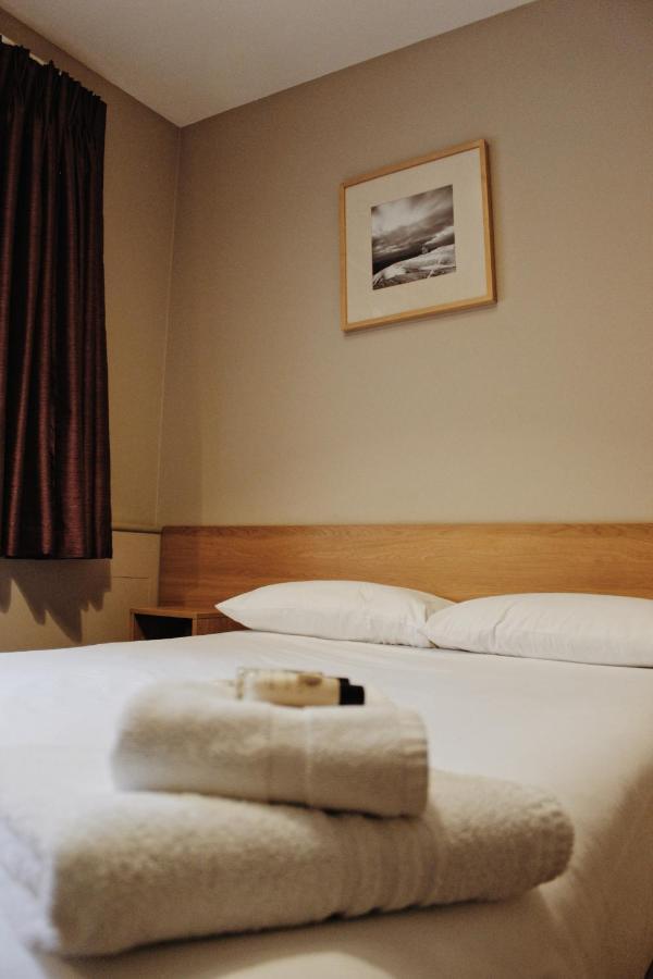 Lancaster Hotel&Spa Uxbridge Exteriér fotografie