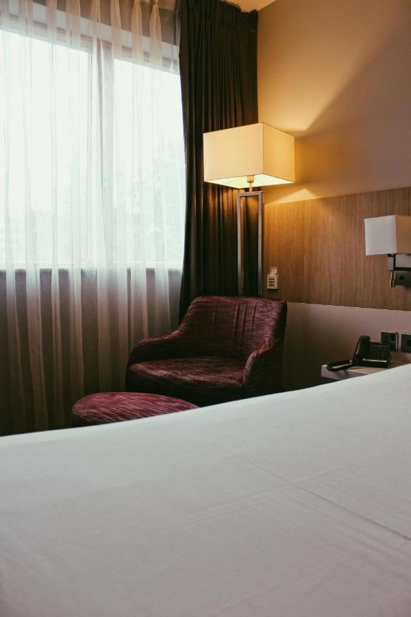 Lancaster Hotel&Spa Uxbridge Exteriér fotografie