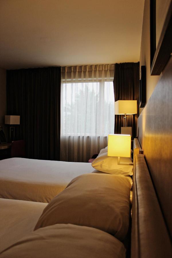 Lancaster Hotel&Spa Uxbridge Exteriér fotografie
